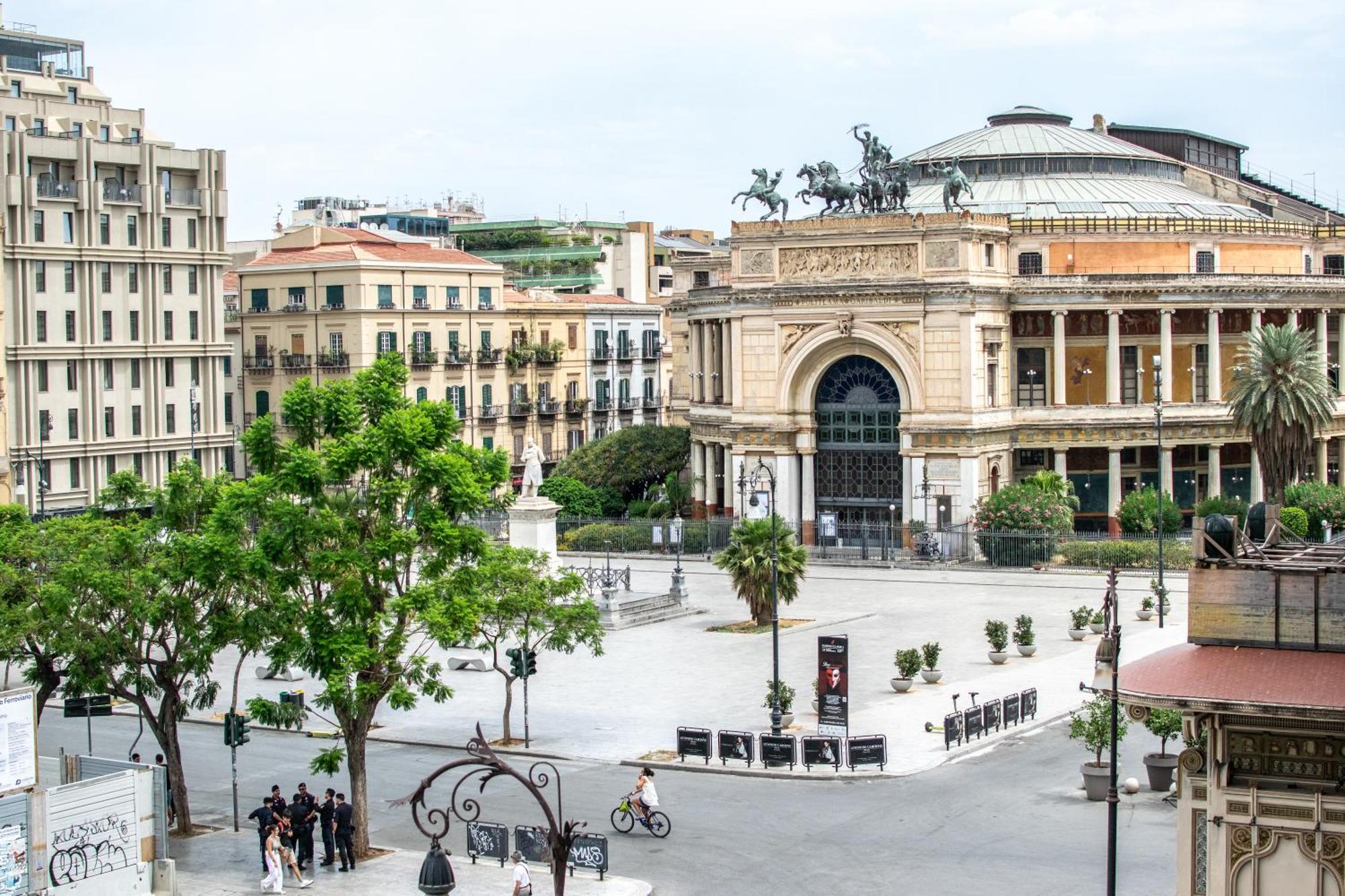 Politeama Crystal Rooms Palermo Exteriör bild
